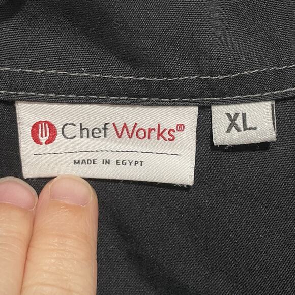 Chefworks Mens Button Down Shirt Uniform XL Black Gray Kitchen Pocket Collared - Picture 2 of 6